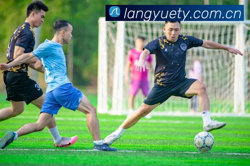 巴黎奥运会筹备进展与往届赛事对比分析